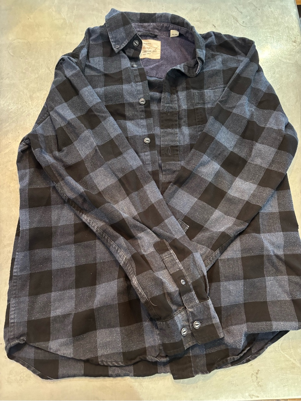 Weatherproof Men's Black and Blue Plaid Button-Down Shirt